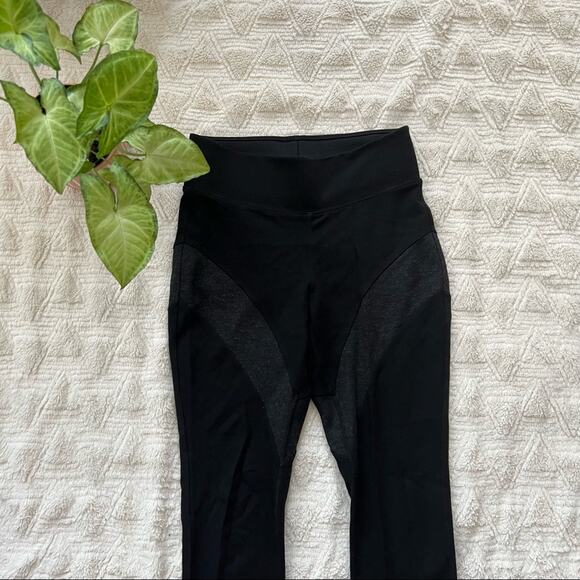 Kit and Ace Ellery Black Gray Panel Stretch Pants - Picture 3 of 6